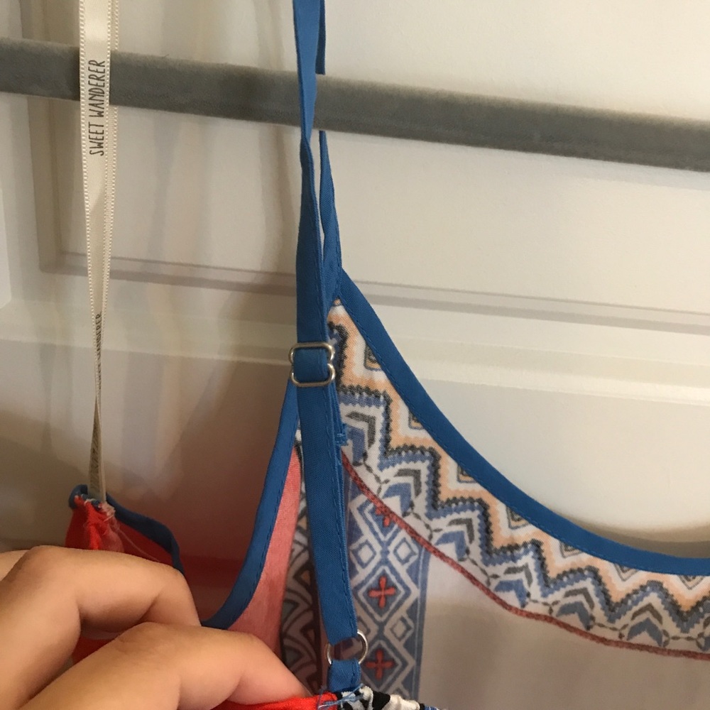Patterned Adjustable Tank Top - Picture 4 of 5